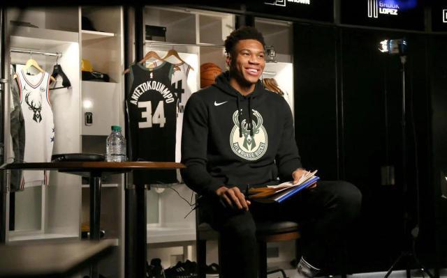 T1还是打不过GEN,Faker赛后喝水,手又开始发抖了